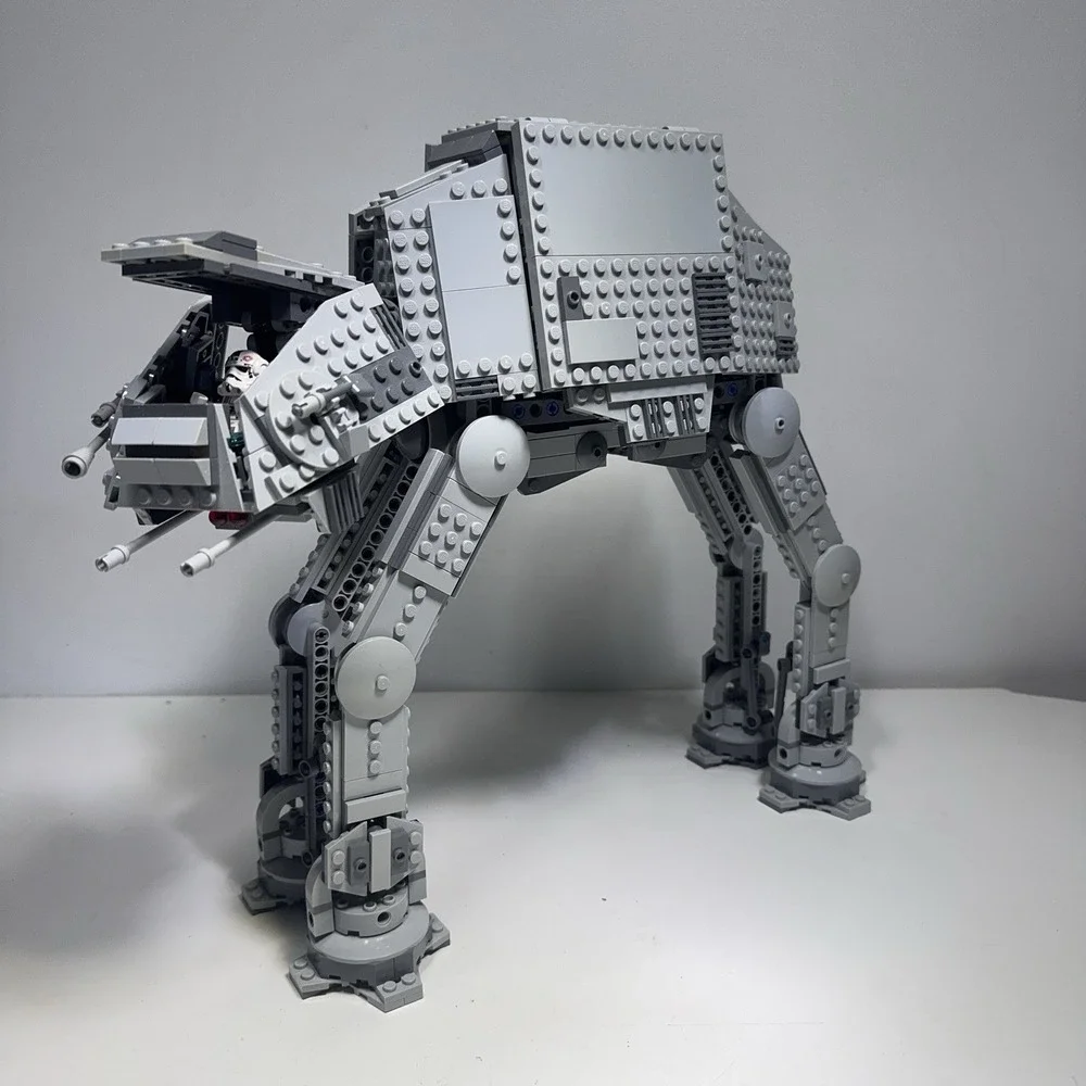 LEGO 75054 Star Wars AT-AT Walker w/ 1 Minifig Complete w/ 2 Subs* NO BOX/Manual